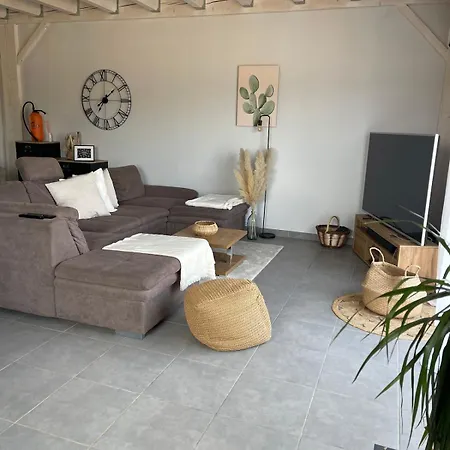 -villa Vigneronne Moderne Piscine Et Jaccuzi Villa *