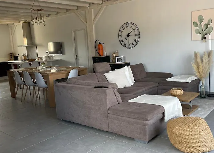 -villa Vigneronne Moderne Piscine Et Jaccuzi Villa *