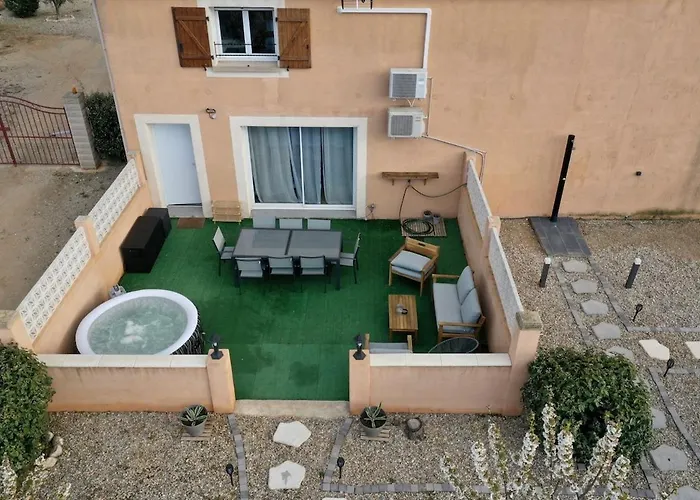 -villa Vigneronne Moderne Piscine Et Jaccuzi Villa *